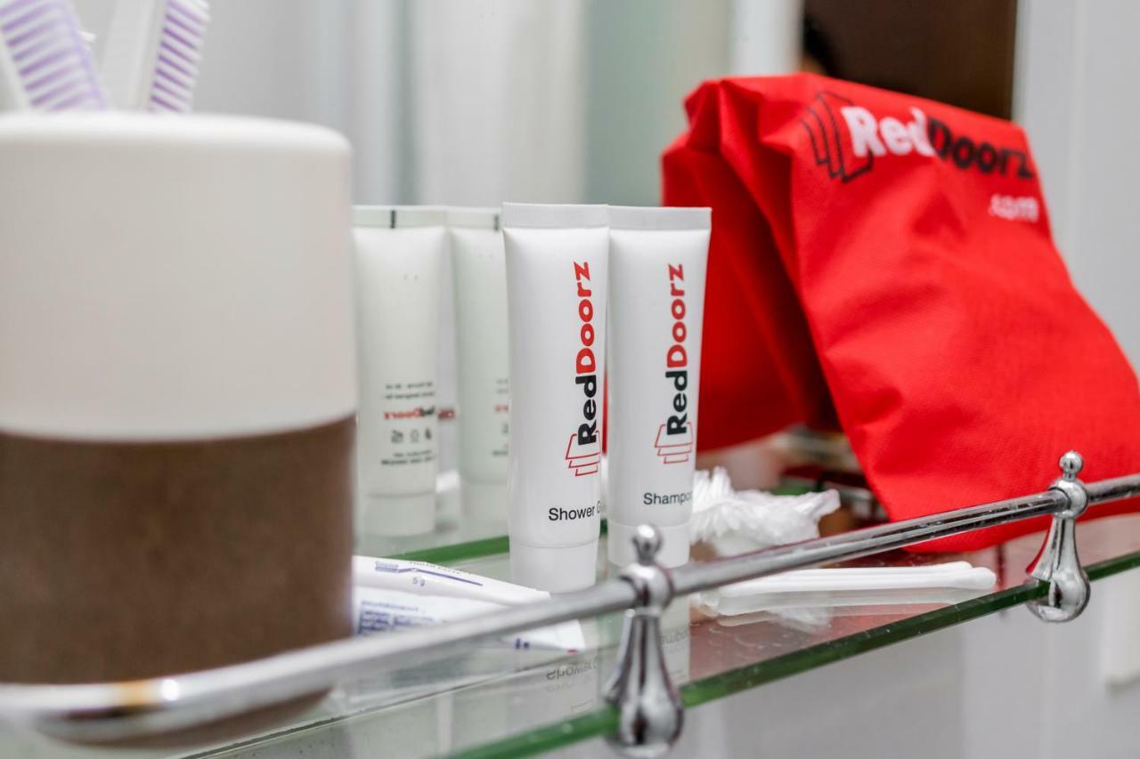 Reddoorz Plus Near Palembang Indah Mall Zewnętrze zdjęcie