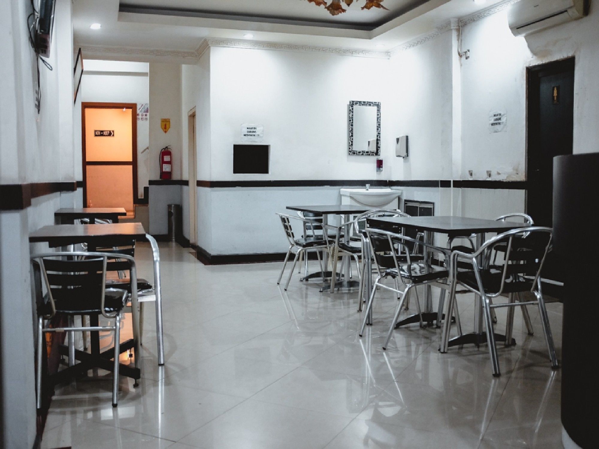 Reddoorz Plus Near Palembang Indah Mall Zewnętrze zdjęcie